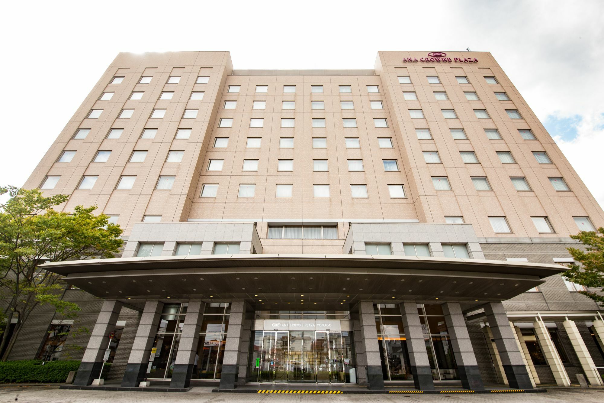 Ana Crowne Plaza Yonago By Ihg Hotell Exteriör bild